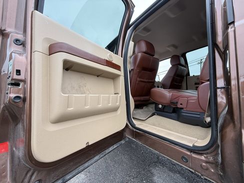 Used 2012 Ford F250 King Ranch w/ King Ranch w/Chrome Pkg image 25