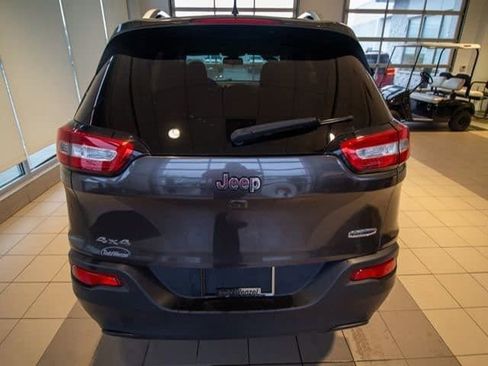 Used 2017 Jeep Cherokee Latitude w/ Cold Weather Group image 7