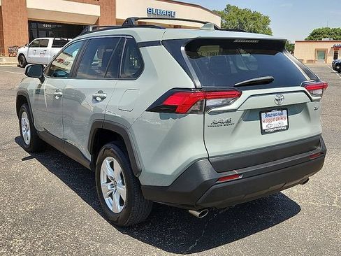 Used 2021 Toyota RAV4 XLE FWD image 3