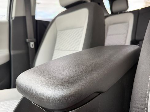Used 2019 Chevrolet Equinox LT FWD image 15