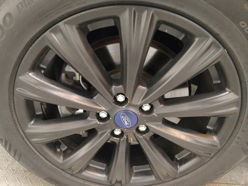 Used 2017 Ford Escape Titanium FWD image 31