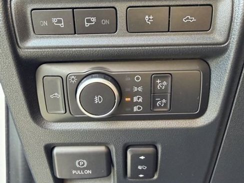 Used 2021 Ford F150 Platinum w/ Trailer Tow Package image 12