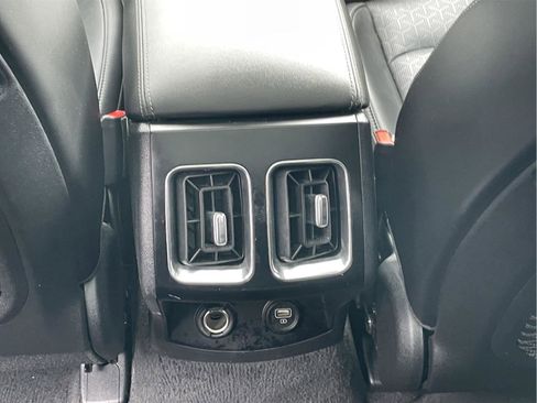 Used 2023 Kia Sorento S w/ Panoramic Sunroof Package AWD/4WD image 16