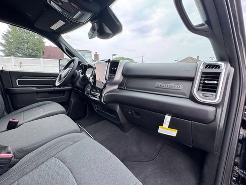 Used 2025 RAM 2500 Big Horn AWD/4WD image 19
