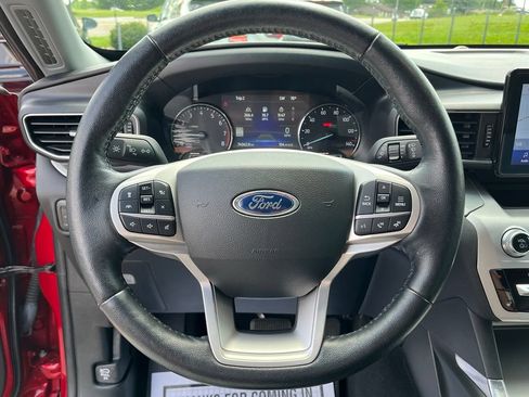 Used 2022 Ford Explorer XLT w/ Equipment Group 202A RWD image 13