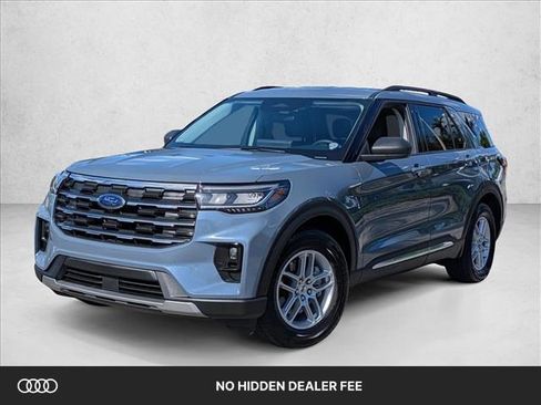 Used 2025 Ford Explorer Active w/ Active Comfort Package RWD image 1