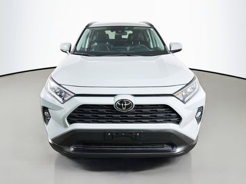 Used 2019 Toyota RAV4 XLE Premium image 2