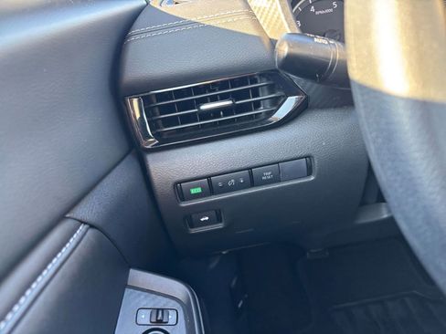 Used 2025 Nissan Sentra SV image 32