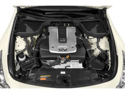 Used 2015 INFINITI Q40 w/ Moonroof Package RWD image 16