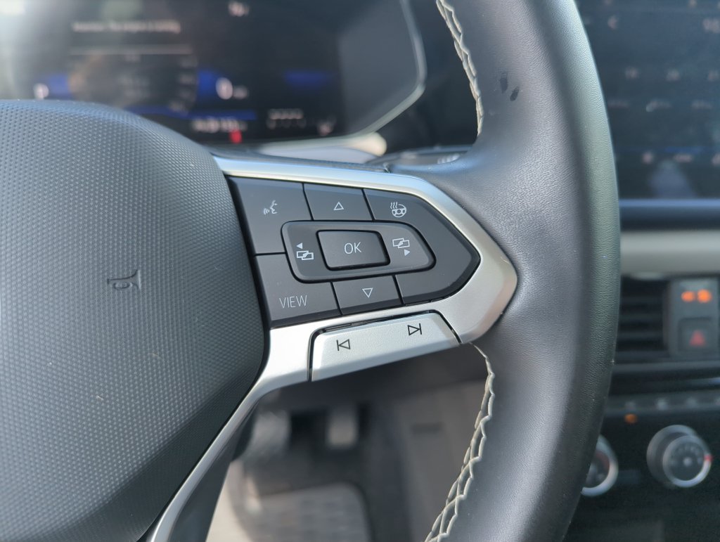 Certified 2023 Volkswagen Taos SE w/ Panoramic Sunroof Package FWD image 23
