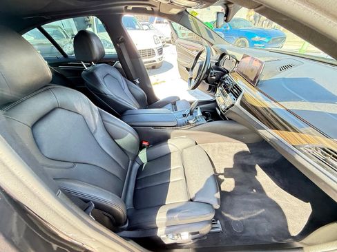 Used 2019 BMW 530e w/ Convenience Package image 18