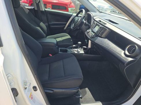 Used 2018 Toyota RAV4 XLE FWD image 8