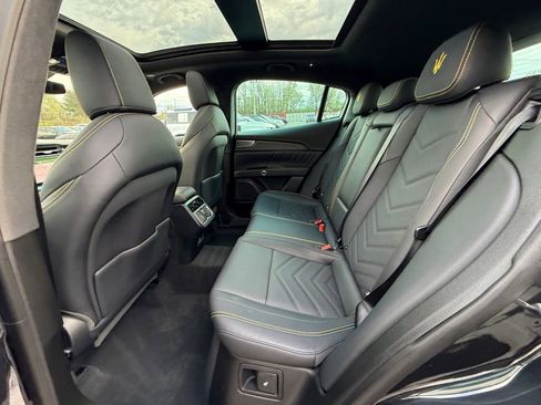 Used 2024 Maserati Grecale Modena image 23