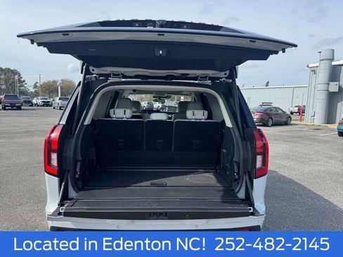 Certified 2025 Ford Expedition Platinum AWD/4WD image 19
