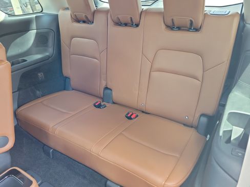 Certified 2022 Nissan Pathfinder Platinum w/ Cargo Package FWD image 17