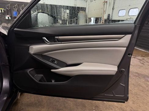 Used 2020 Honda Accord LX image 12