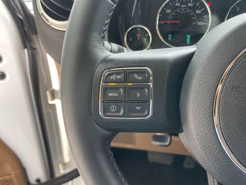 Used 2017 Jeep Wrangler Unlimited Sahara w/ Connectivity Group AWD/4WD image 15
