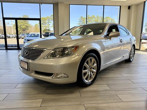 Used 2007 Lexus LS 460 image 3
