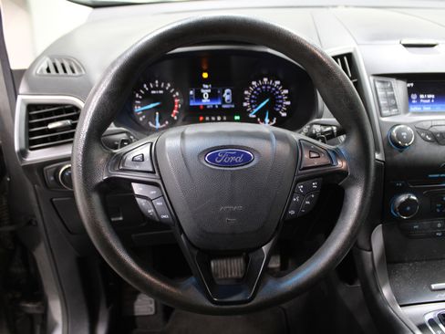 Used 2015 Ford Edge SE image 9