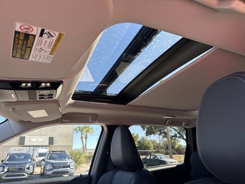 New 2026 Mitsubishi Outlander AWD image 28