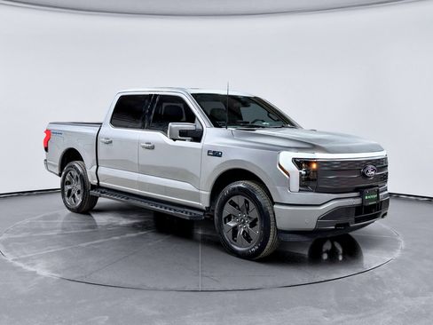 Used 2024 Ford F150 Lightning Lariat image 4