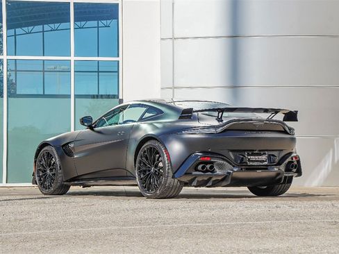 Used 2023 Aston Martin V8 Vantage Coupe image 15