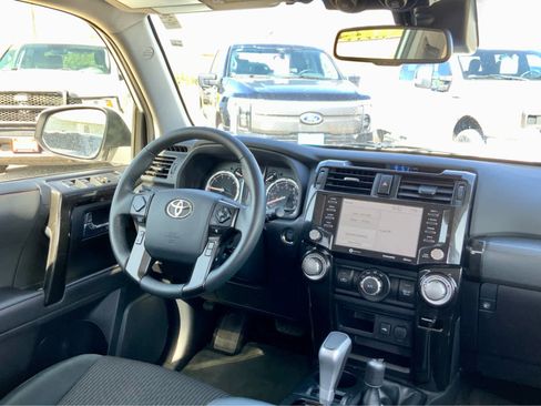 Used 2024 Toyota 4Runner TRD Off-Road AWD/4WD image 31