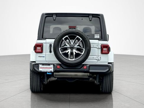 Used 2024 Jeep Wrangler Unlimited w/ Convenience Group AWD/4WD image 4