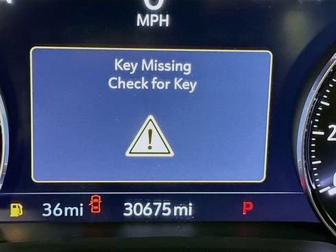 Used 2023 Buick Envision Essence AWD/4WD image 10