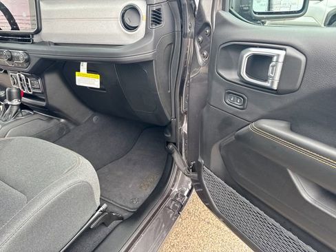 Used 2025 Jeep Wrangler Unlimited Sahara w/ Safety Group image 40