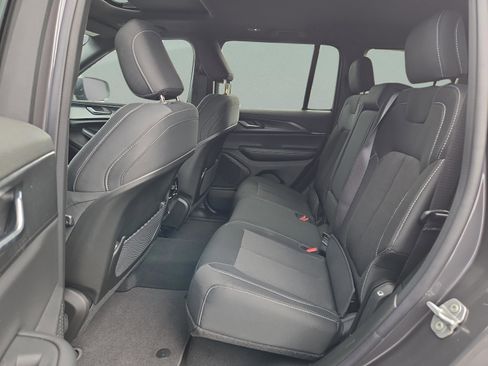 New 2025 Jeep Grand Cherokee Laredo X image 22