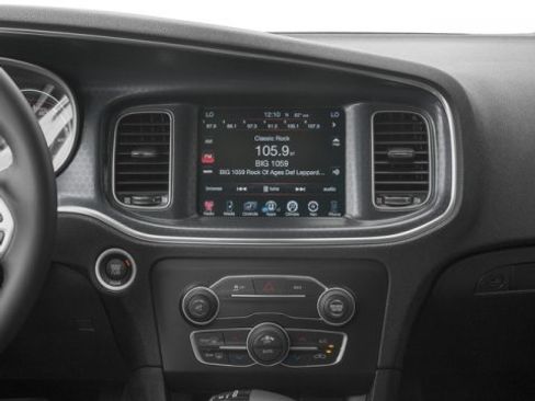 Used 2017 Dodge Charger SXT w/ Navigation & Travel Group image 13