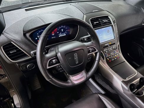 Used 2019 Lincoln Nautilus Premier AWD/4WD image 22