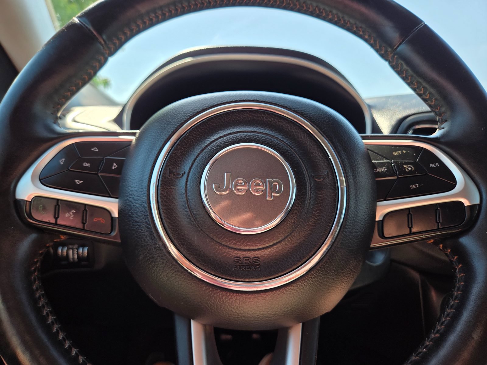Used 2017 Jeep Compass Latitude w/ Popular Equipment Group AWD/4WD image 16