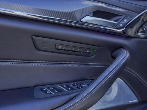 Used 2018 BMW M5 image 13