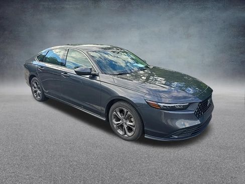 Used 2023 Honda Accord EX image 8