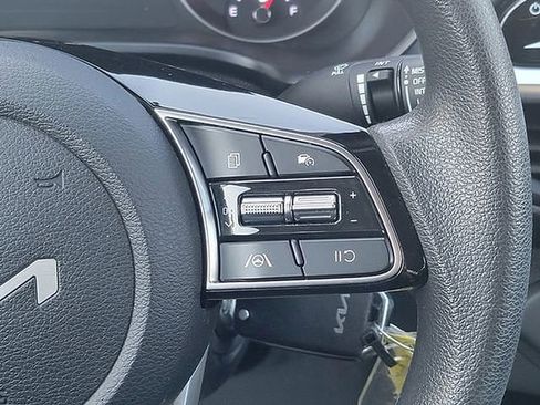 Used 2022 Kia Forte LXS image 32