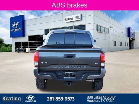 Used 2020 Toyota Tacoma SR image 6
