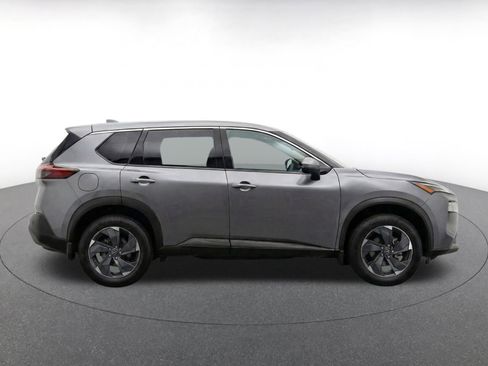 Used 2025 Nissan Rogue SV AWD/4WD image 10