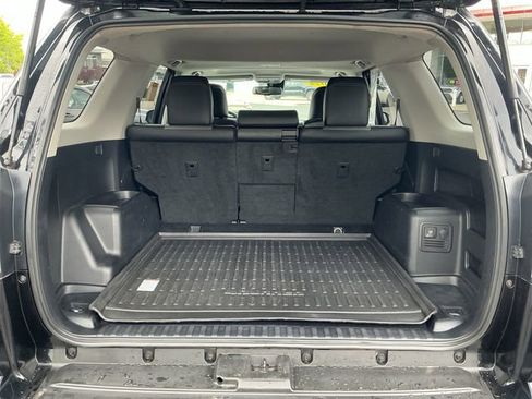 Used 2022 Toyota 4Runner SR5 Premium w/ Moonroof Package AWD/4WD image 30