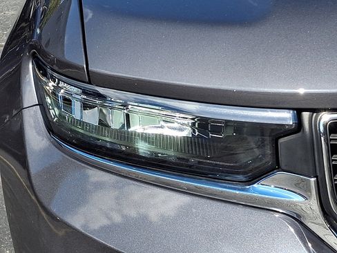 Certified 2022 Jeep Grand Cherokee Laredo w/ Luxury Tech Group I image 10