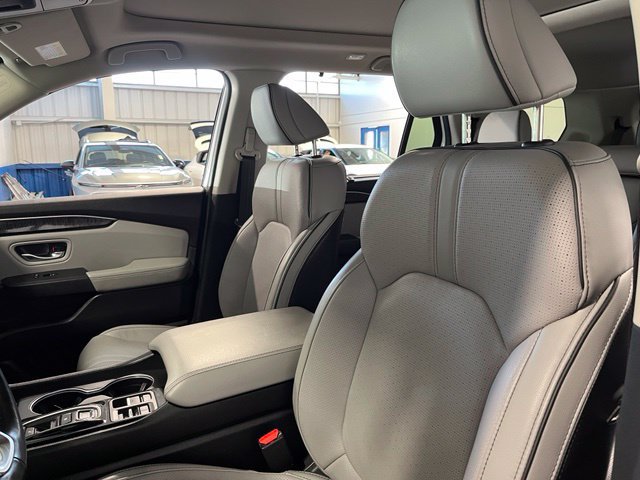 Used 2025 Honda Pilot Elite image 24