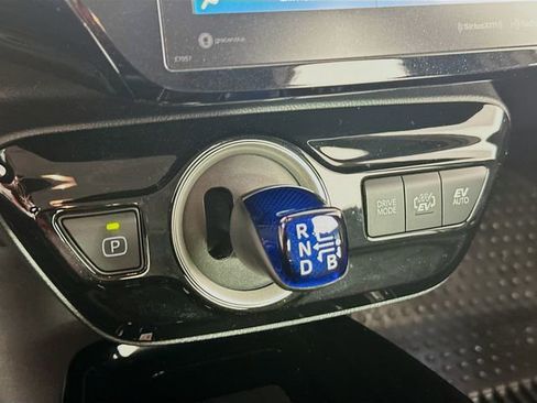 Used 2021 Toyota Prius Prime XLE FWD image 16