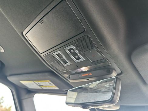 Used 2022 Land Rover Defender 110 S image 25