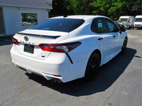 Used 2022 Toyota Camry SE w/ Convenience Package image 7