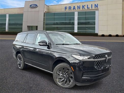 New 2025 Lincoln Navigator Reserve w/ Jet Appearance Package image 1