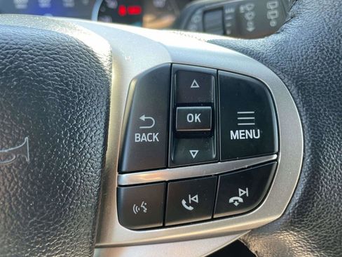 Used 2024 Ford Explorer XLT image 24