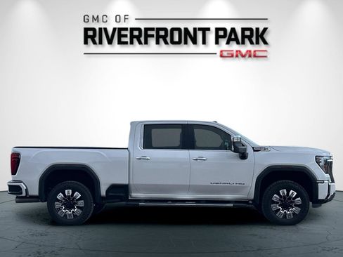 Used 2024 GMC Sierra 2500 Denali w/ Denali Reserve Package image 2
