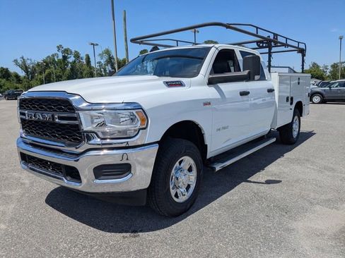 Used 2022 RAM 2500 Tradesman w/ Chrome Appearance Group AWD/4WD image 8
