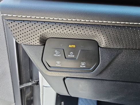 Used 2024 Volkswagen Atlas SE FWD image 27